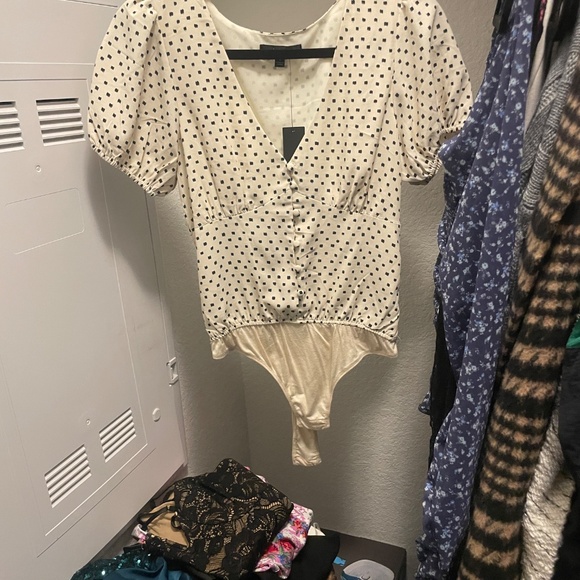 NWT Lulus Delightful Arrival Cream Dot Print Button-Front Bodysuit - Picture 5 of 9